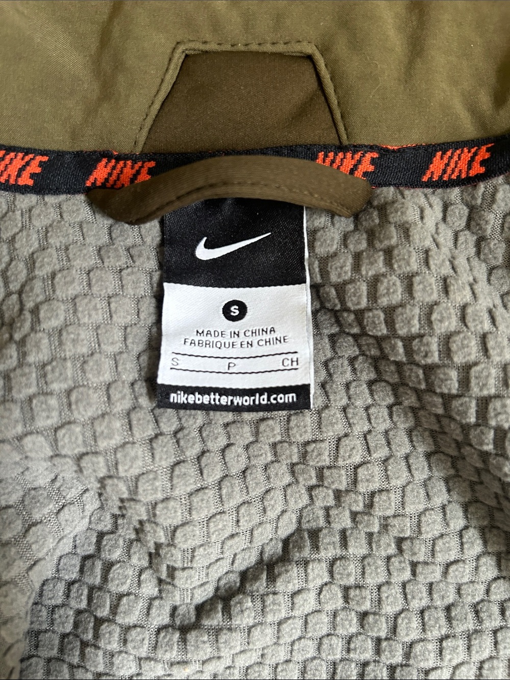 Nike Men’s Olive Green Performance Jacket with Textured Gray Lining